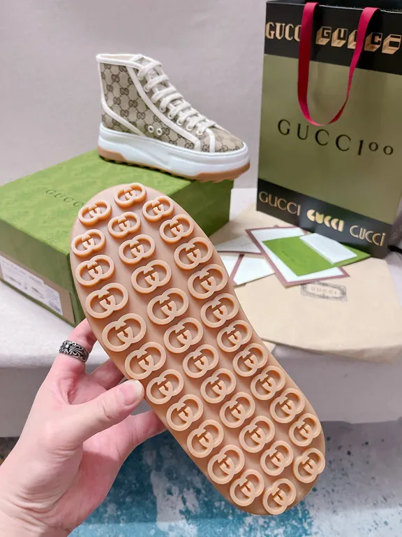 Gucci Shoe 